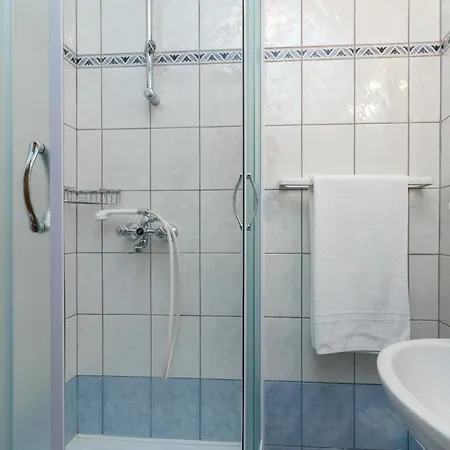 Apartment Ferienwohnung Fuer 4 Personen Ca 37 Qm In Okrug Gornji, Dalmatien Mitteldalmatien
