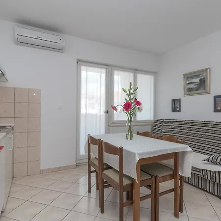 Ferienwohnung Fuer 4 Personen Ca 37 Qm In Okrug Gornji, Dalmatien Mitteldalmatien Trogir