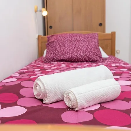 Apartment Ferienwohnung Fuer 4 Personen Ca 37 Qm In Okrug Gornji, Dalmatien Mitteldalmatien *