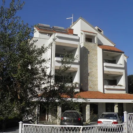 Ferienwohnung Fuer 4 Personen Ca 37 Qm In Okrug Gornji, Dalmatien Mitteldalmatien