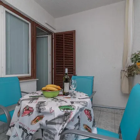 Ferienwohnung Fuer 4 Personen Ca 37 Qm In Okrug Gornji, Dalmatien Mitteldalmatien Apartment *