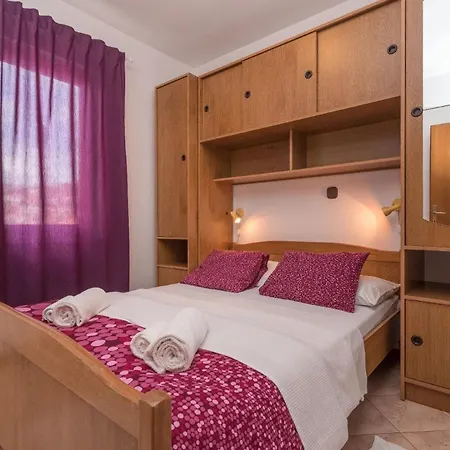 Ferienwohnung Fuer 4 Personen Ca 37 Qm In Okrug Gornji, Dalmatien Mitteldalmatien * Trogir